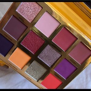 Falling For You by Ace Beaute Eyeshadow Pallete.